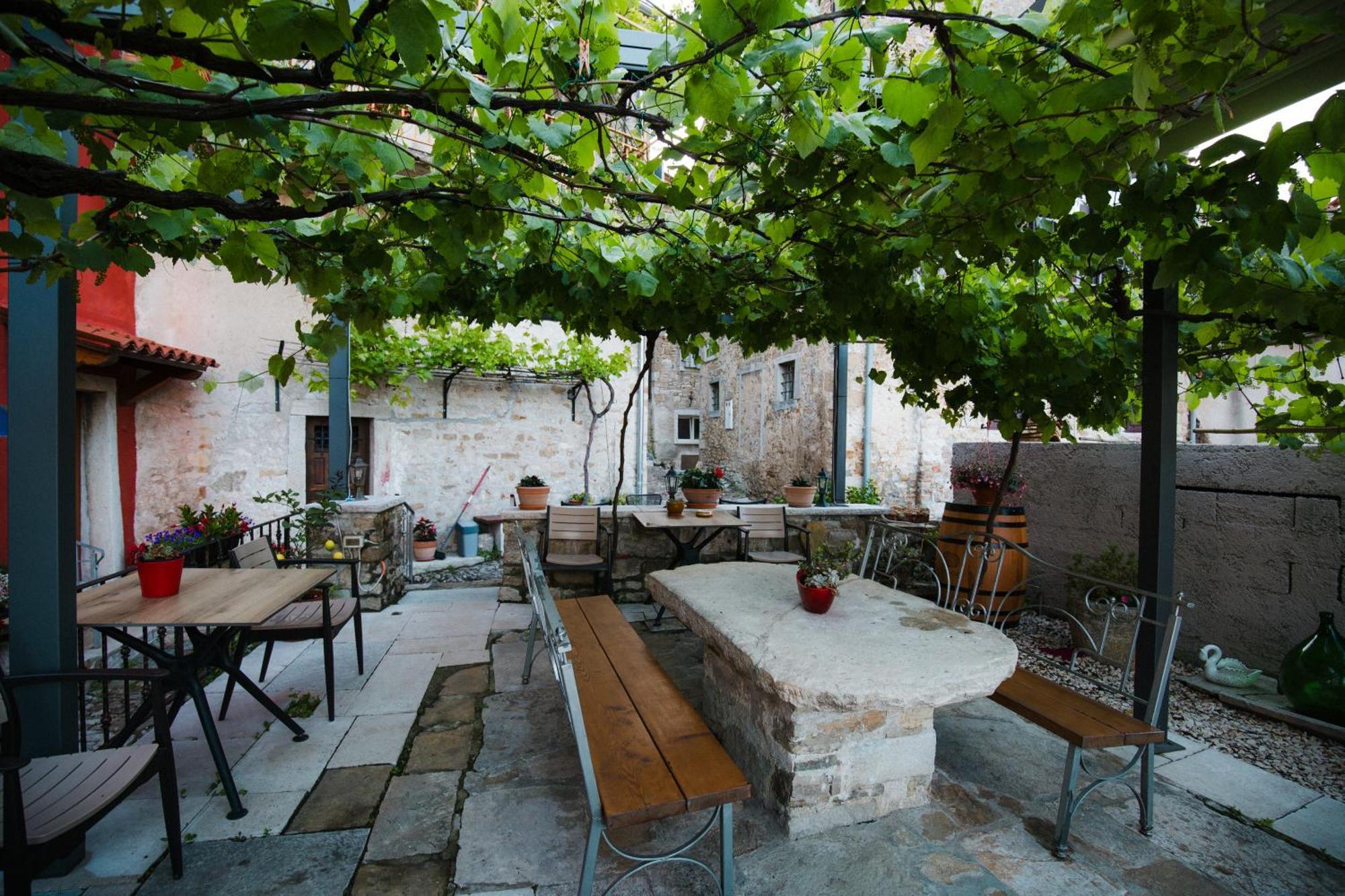 Guesthouse Villa Marija Motovun Exteriör bild